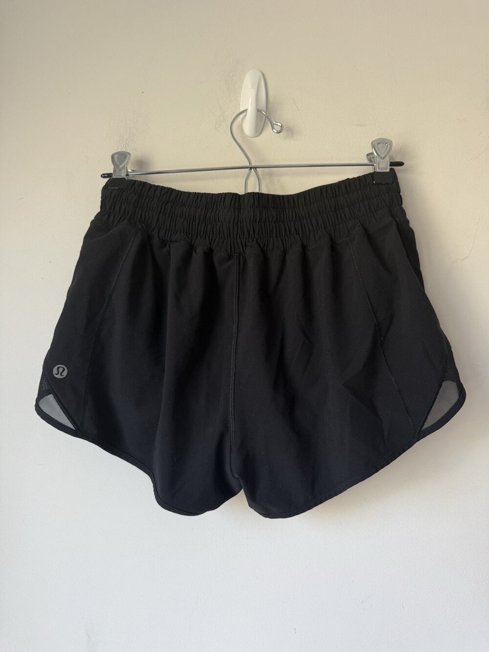 Lululemon Square Tag Hotty Hot High-Rise Lined Short 2.5” inseam Size 6